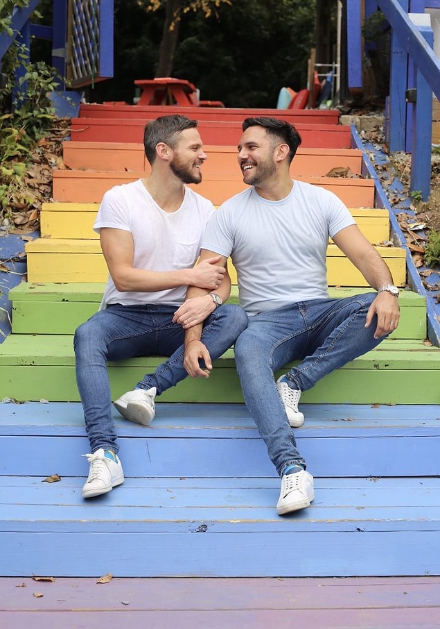 11. The Travelling Gays- Doug ve Sanj