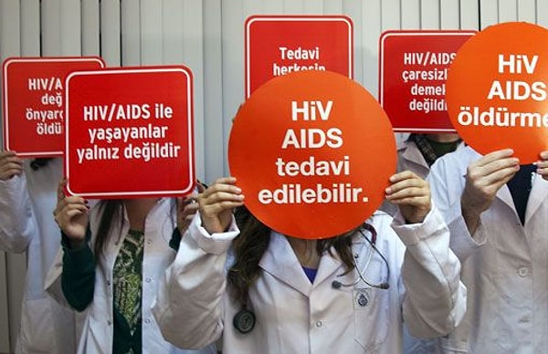 Bu heyecan verici gelişmeyi açıklamadan evvel HIV ve AIDS arasındaki farkı tekrarlayalım ki yanlış anlaşılma olmasın.