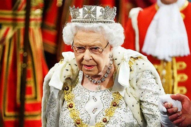 İngiltere 'demokrasinin beşiği' olarak anılsa da monarşi hala devam ediyor ve kraliyet ailesi varlığını yüzyıllardır sürdürüyor.