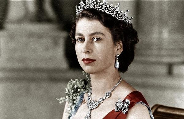 Kraliçe II. Elizabeth, İngiltere'nin en yüksek yönetim organıdır.