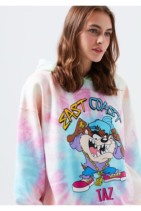 3. Tazmania canavarını çocukken çok da sevmezdim ama bu sweatshirt favorim. Oversize giymeyi sevenler kaçırmasın.