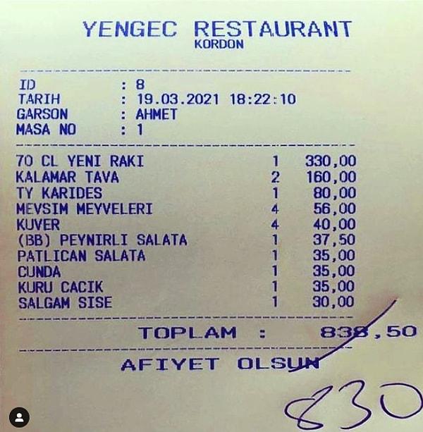 İzmir'deki Yengeç Restaurant ile başlayalım. Sosyal medya takipçileri bu adisyonda en çok meyve yazan kaleme takılmışlar ve hoşlarına gitmemiş.