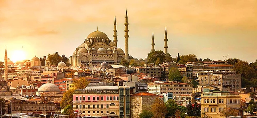 İstanbul'da İftar Saat Kaçta? İstanbul İçin Sahur Vakti Ne Zaman? İşte 2021 Diyanet imsakiyesi...