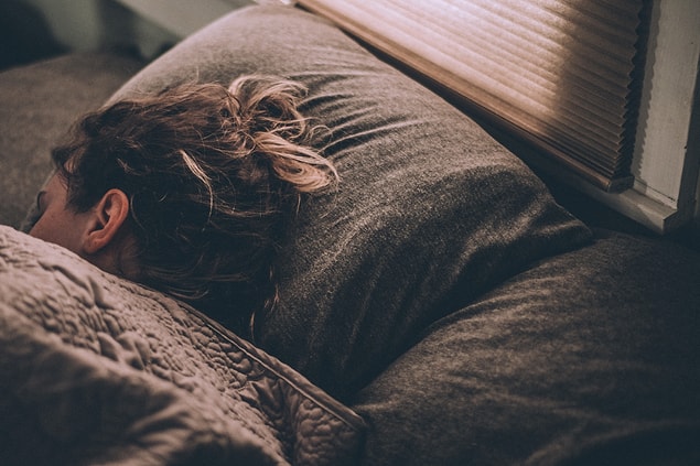 Bağışıklık sistemimiz için gerekli olan hormonlar uyku esnasında salgılanır.