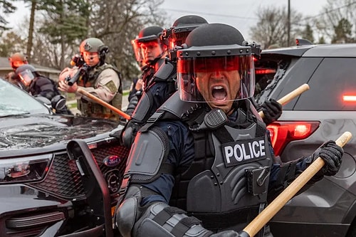 Minnesota'da Polis Yine Bir Siyahi Genci Öldürdü, Halk Sokağa Döküldü!