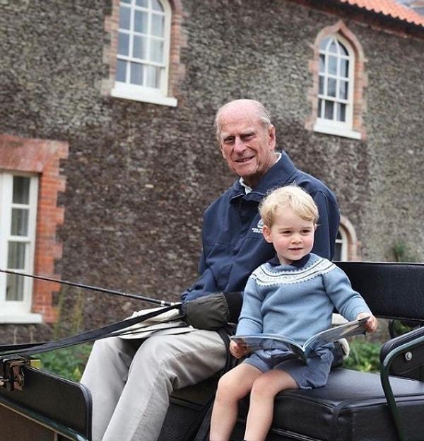 17. Prens Philip, İngiliz Kraliyet ailesinin televizyonda röportaj veren ilk üyesi oldu.