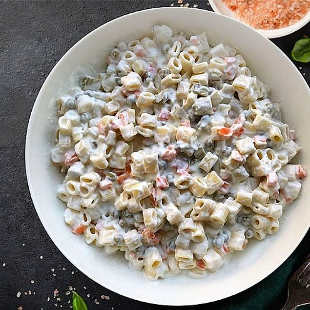 4. Yoğurtlu Makarna Salatası Tarifi: