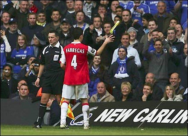 2007 yılında Arsenal ile oynanan Lig Kupası finalinde Chelsea taraftarının sahayı kereviz yağmuruna tutması sonucunda maç bir süre duraklamıştı.