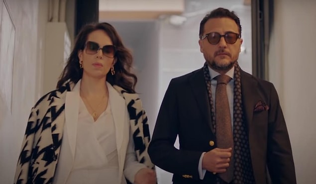 Esra Ronabar ve Yiğit Özşener'in muhteşem oyunculuğu ve adeta bir star gibi oluşlarıyla Kırmızı Oda'daki yolculukları başlamıştı.
