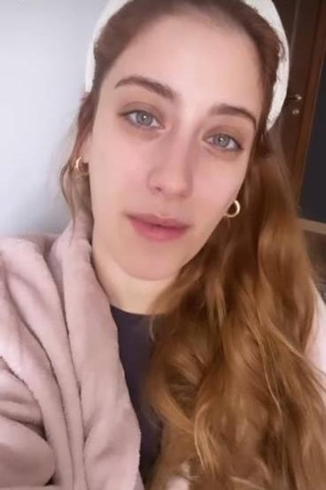 Bildiğiniz üzere Hazal Kaya, geçtiğimiz günlerde koronavirüse yakalandığını duyurmuştu.