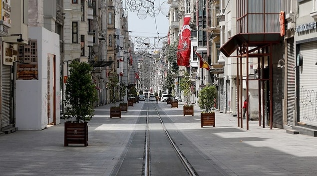 Seni bu boş sokaklar, sokağa çıkma yasakları bitiriyor...