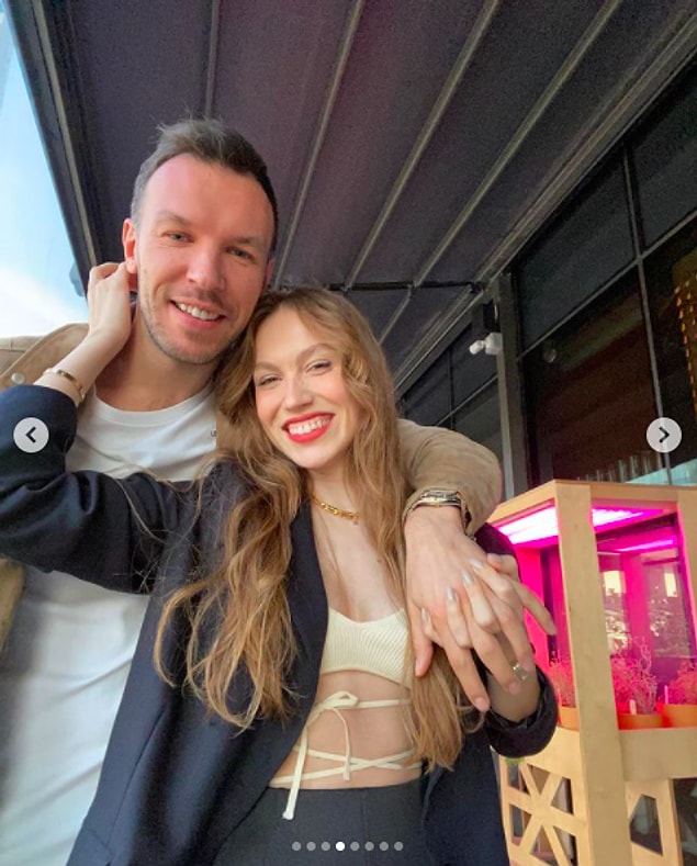 Influencerlığın hakkını veren Duygu Özaslan, yasaklar gelmeden sevdiceğiyle son akşam yemeğine çıktı dün.