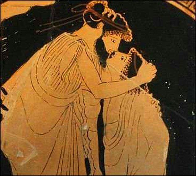Gelinler ilginç bir şekilde Atina'da M.Ö.5'inci yüzyılda erotik bir ilgi alanına dönüşüyor.