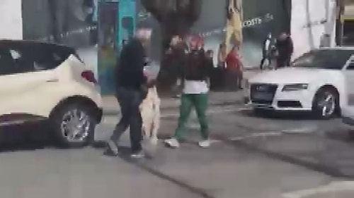 Kadıköy'de Sinir Krizi Geçiren Kadın Trafiği Birbirine Kattı