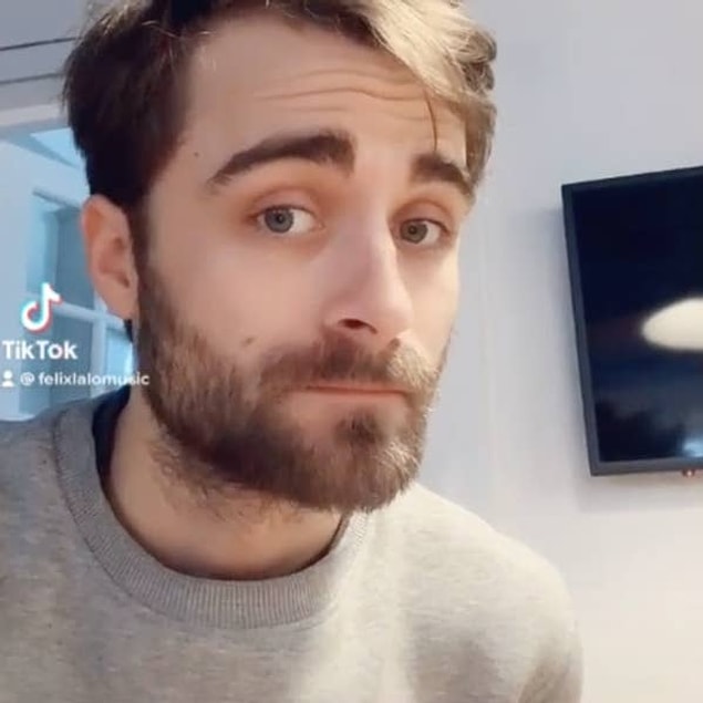 Felix 25 yaşında ve bir Fransız. Fark ettiğiniz üzere kendisi Daniel Radcliffe'in hık demiş burnundan düşmüş...
