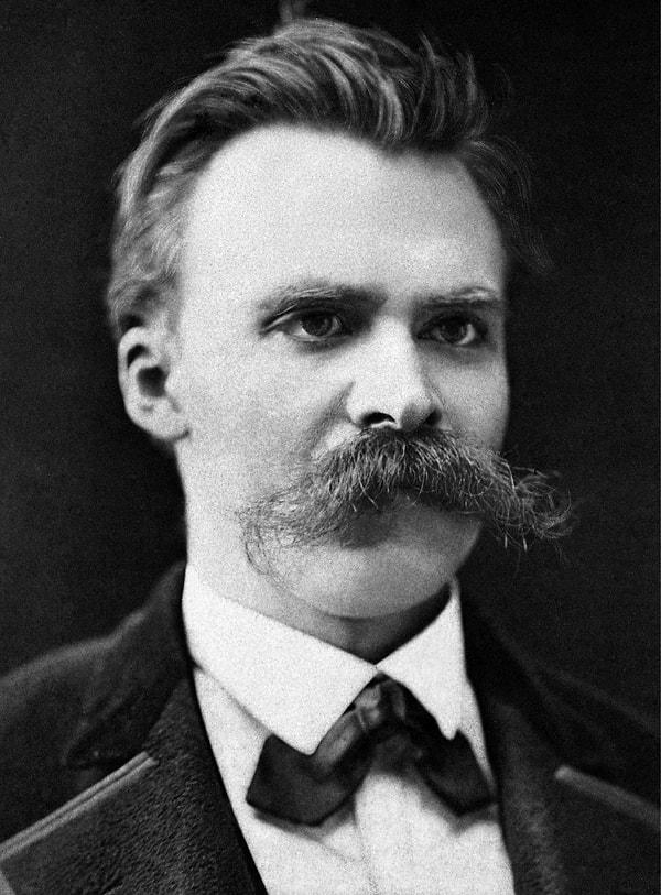 Postmodernizmin öncüsü olarak kabul edilen ve aydınlanma düşüncesini ciddi şekilde eleştiren kişi Frederich Nietzsche’dir.