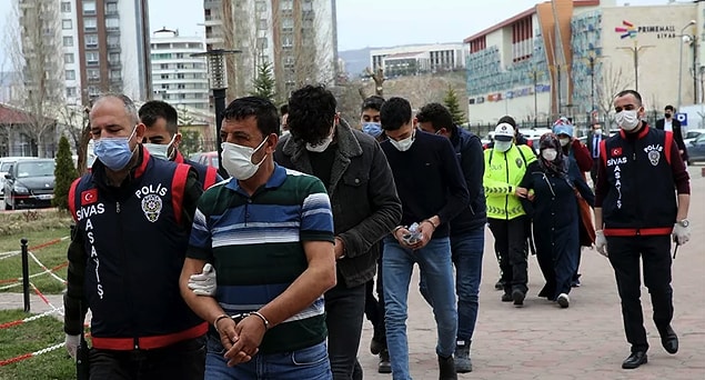 Gözaltına alınan şüphelilerin Emniyet Müdürlüğü'ndeki sorguları devam ediyor.