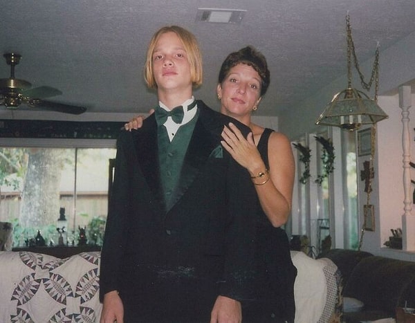 17. Когда вы идете на Курта Кобейна, но в конечном итоге вас спрашивают "Ммм, на выпускной?"