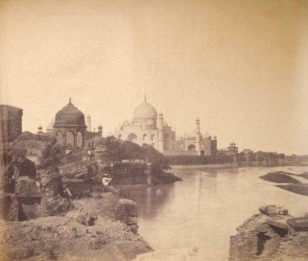 8. Tac Mahal'in bilinen en eski fotoğrafı;