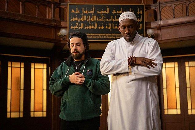 9. Hulu'da yayınlanan Ramy'de karşımıza henüz benliğini bulamamış Müslüman bir genç çıkıyor.