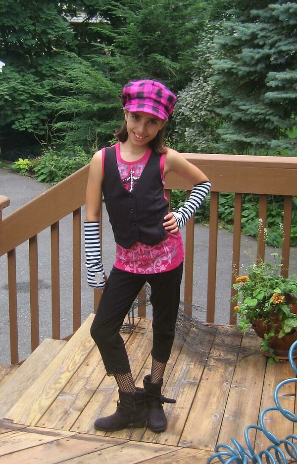 20. Первый день 5-го класса. Нет ну что за модница)