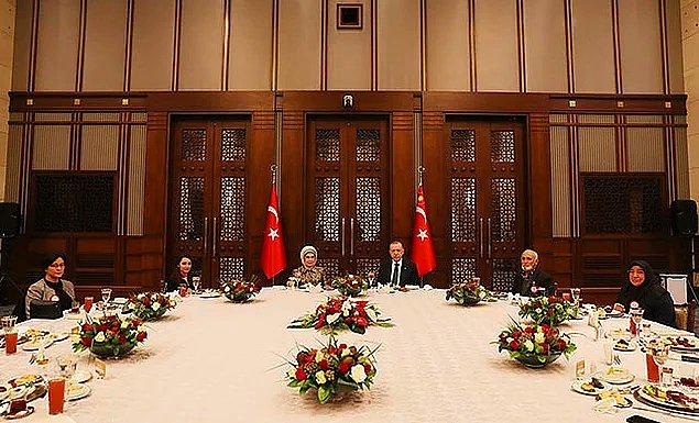 Cumhurbaşkanı Erdoğan Kabine toplantısının ardından artan koronavirüs vakalarına karşı bir dizi ek tedbir açıklamıştı. Ramazan ayında toplu iftarlar da bu kapsamda yasaklanmıştı fakat açıklamanın ardından Erdoğan, şehit aileleriyle toplu iftar yemeği yemişti.