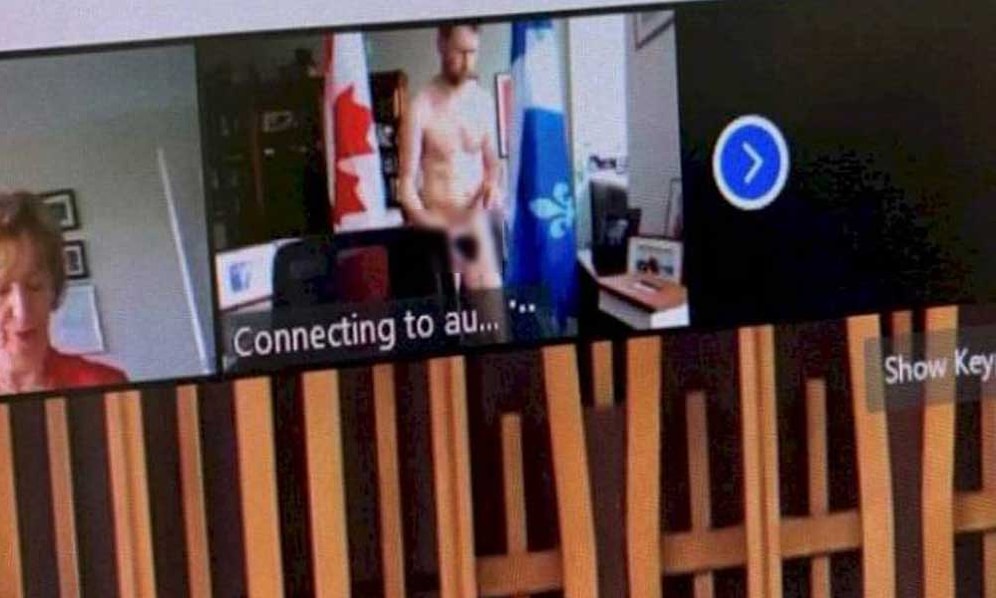 Milletvekili Zoom Toplantısında Çıplak Yakalandı