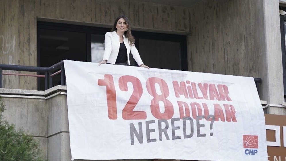 Avukat, Polisleri Böyle Geri Gönderdi: 'Balkon Benim, İster Çamaşır Asarım, İster Pankart'