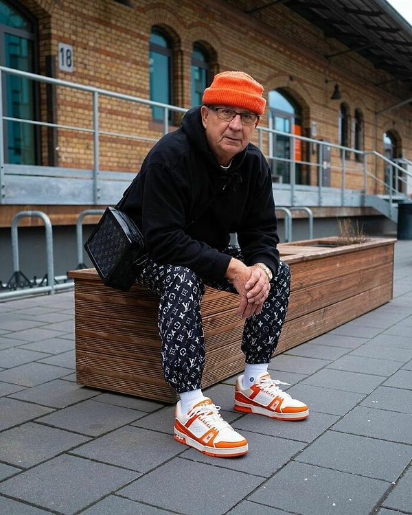 Этот 75-летний дедушка страстно увлечен уличной модой