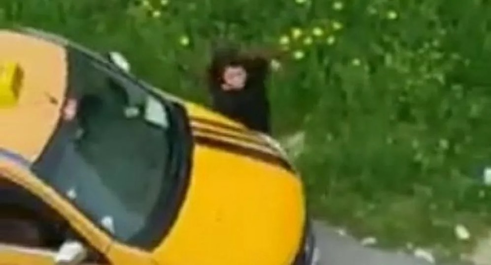 Mersin'de Taksiyle Kız Kardeşine Çarpan Sürücü Gözaltına Alındı