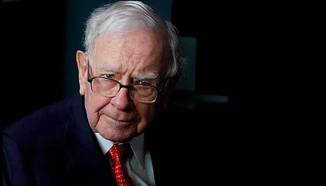 Buffett günde 8 saat uyuyor ve sabahları 6:45'de uyanıyor.