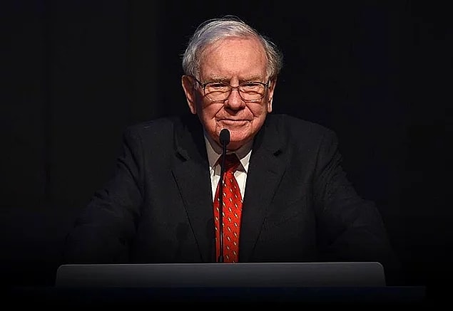 Kendisi Berkshire Hathaway şirketinin CEO'su ve servetinin 70 milyar doların üzerinde olduğu biliniyor.