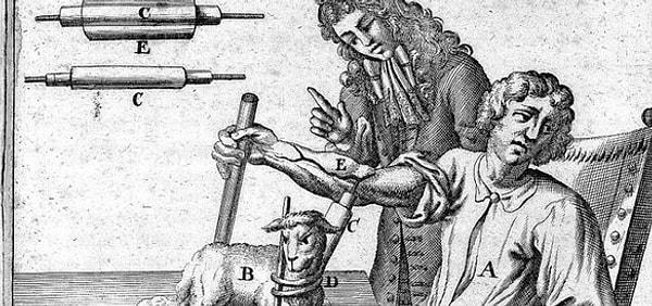9. 1667 Aralık'ında, Jean-Baptiste Denis adlı bir doktor, bir adamın zihinsel hastalığını geçirmek amacıyla vücuduna dana kanı enjekte ediyor.