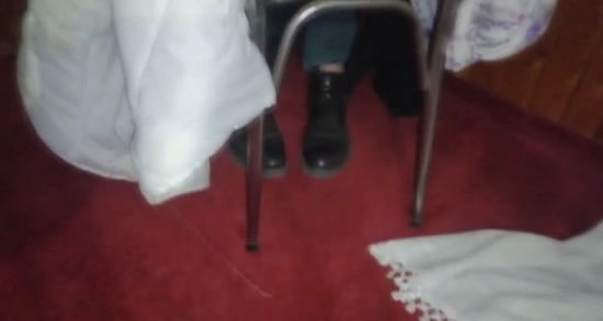 Denetim Sırasında Çarşafın Altına Gizlenip Bacakları Açıkta Kalınca Yakalanan Yurdum İnsanı