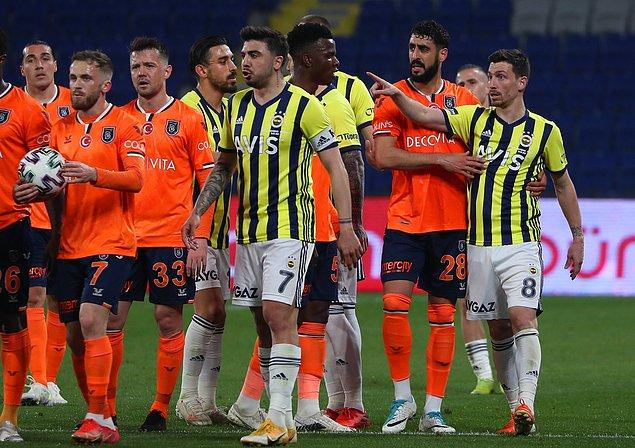 Süper Lig'in 35. haftasında Fenerbahçe deplasmanda Medipol Başakşehir'e konuk oldu.