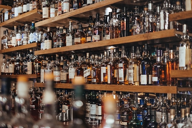 12. Alkol ve sigarada çok fazla vergi bulunur bu yüzden çoğu insan bu alışkanlıklarından vazgeçer.