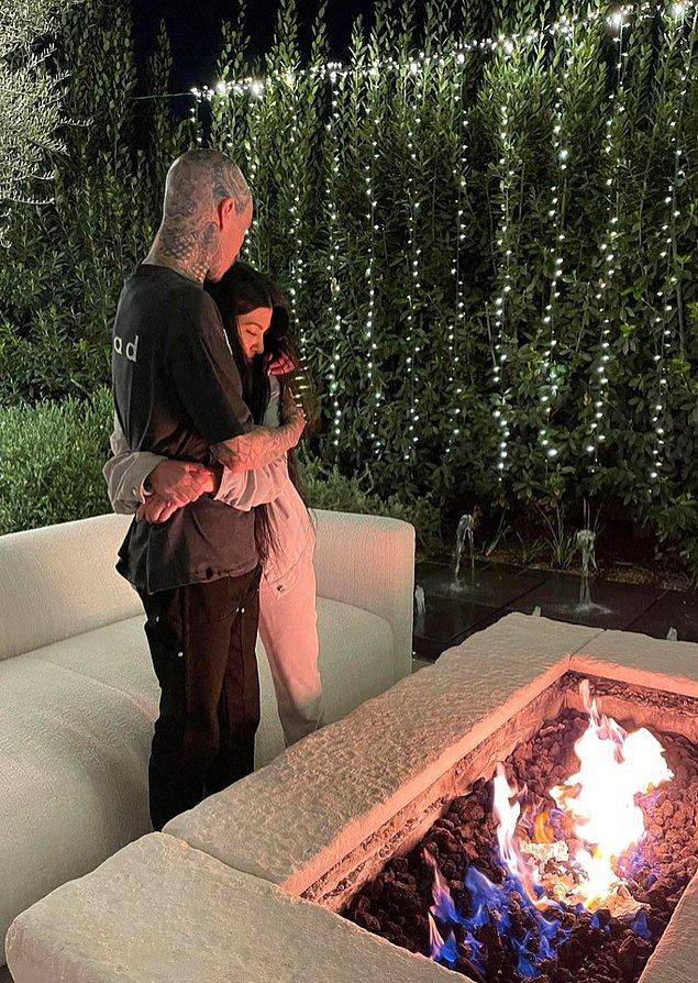 9. Travis Barker, sosyal medya hesabında yaptığı paylaşımla sevgilisi Kourtney Kardashian'ın doğum gününü kutladı!