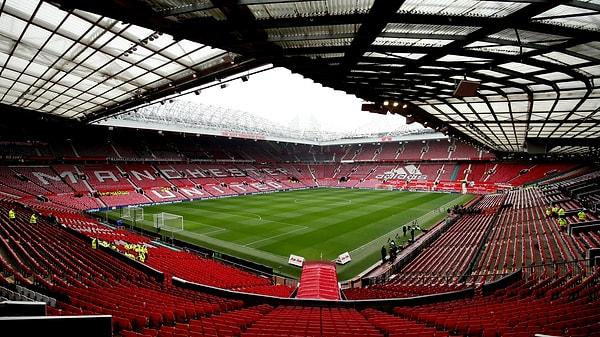 1. Lakabı olan stadyumlardan en bilineni Manchester United’ın stadı Old Trafford. Manu efsanesi Sir Bobby Charlton tarafından, bu stada ‘’Düşler Tiyatrosu’’ lakabı verilmiş.