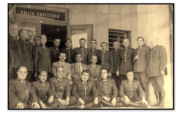 Hemen akabinde Atatürk daha evvel bizzat yanına aldığı ve polisliğini takdir ettiği Polis Memuru Ragıp Efendi’yi çağırtır. Gazi Paşa, Harputlu Fikri’ye uyguladığı testi Ragıp Efendi’ye de uygulamak ister.