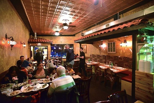 Özellikle restoranlarıyla ünlü olan Cliffside Park'ta Türkiye'den özlediğiniz her yemeği bulabiliyorsunuz.