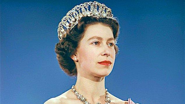 Dünyanın en yaşlı, en zengin ve en güçlü hükümdarı olan Kraliçe II. Elizabeth, neredeyse 1 asırdır İngiliz Kraliyet ailesinin başında.