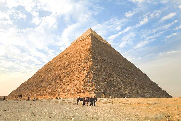 14. Mısır: "Amerikalıyım ama bir süreliğine Mısır'da yaşamıştım. Bunu öğrenen her çocuk piramitlerin içinde yaşayıp yaşamadığımı sordu."