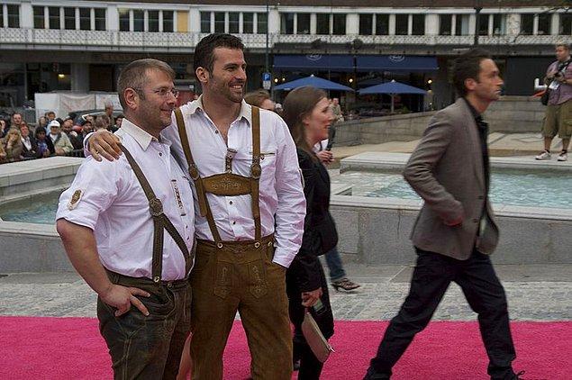 21. Almanya: "Her Alman Lederhosen ismi verilen bu kıyafetlerle gezmiyor. Sadece Oktoberfest'te giyiyoruz, onun dışında çok nadir."