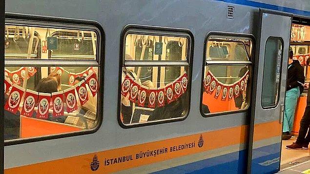 23 Nisan Ulusal Egemenlik ve Çocuk Bayramı nedeniyle İstanbul’da metro ve tramvaylar Türk bayrakları ile süslenmişti. İstanbullular da bu görüntüler karşısında hem duygulandı hem de geçmişe gitti.