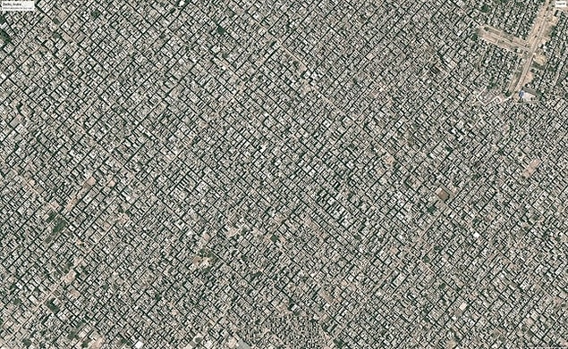 3. Yeni Delhi, Hindistan: Birçok atık depolama bölgesinin dolma noktasına ulaştığı yer. Çevresinde bulunan Delhi'nin nüfusu yaklaşık 25 milyon kişidir.