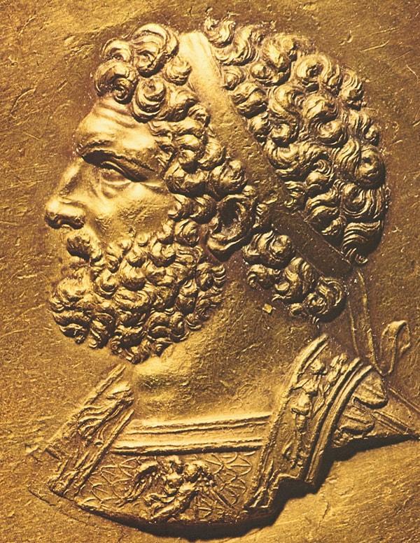 Krallığına hükümdar olduğu süre boyunca ekonomik olarak rahat bir nefes aldıran II. Filip, Makedon Krallığını Doğu'ya doğru sürme kararı aldı.