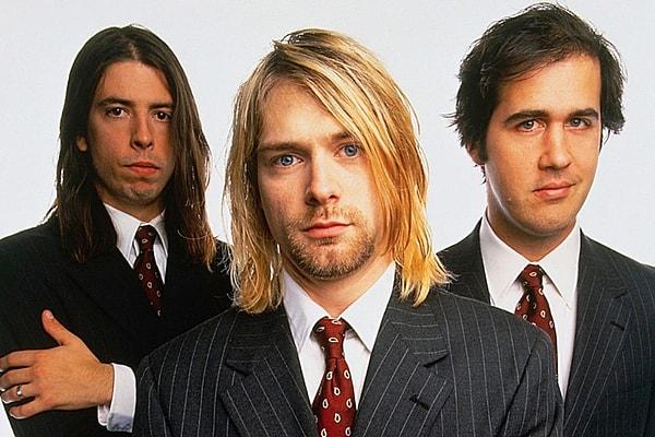 90'ların efsane grunge müzik grubu Nirvana'nın şarkıları yıllardır dünya çapında müzikseverlerin vazgeçilmezi biliyorsunuz ki.