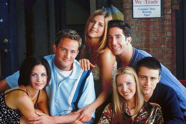 Aramızda artık ‘Friends’ dizisini görmeyen, duymayan hatta izlemeyen kalmamıştır herhalde.