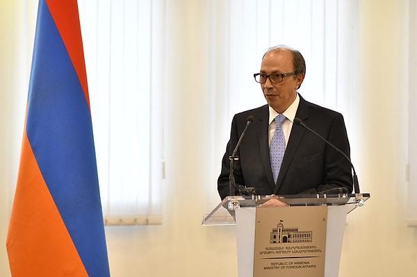 Ermenistan Dışişleri Bakanı Ara Avazyan, ABD'nin bu tutumunun "birçok ülke için ahlaki bir kılavuz" olacağını söyledi.