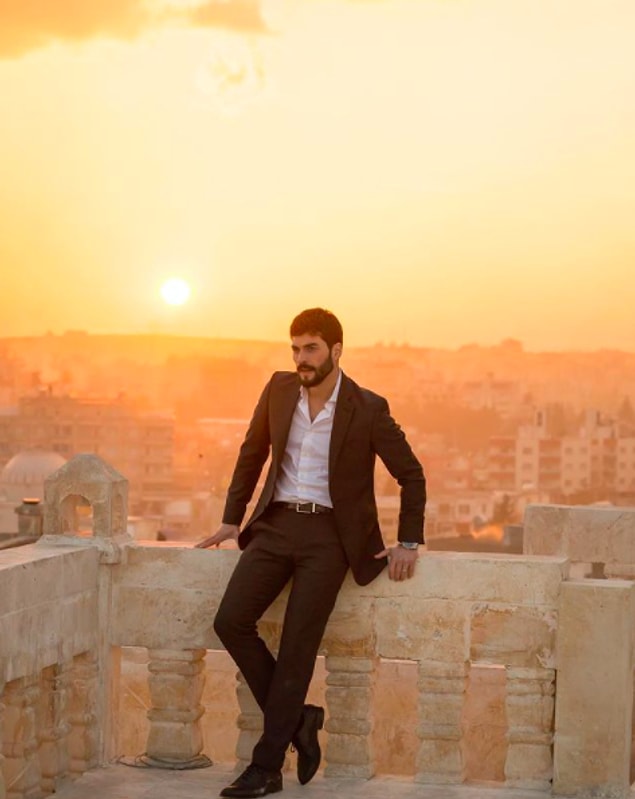 Biliyorsunuz ki Hercai dizisindeki Miran rolü ile Akın Akınözü son dönemin en sevilen oyuncularından bir tanesi oldu.